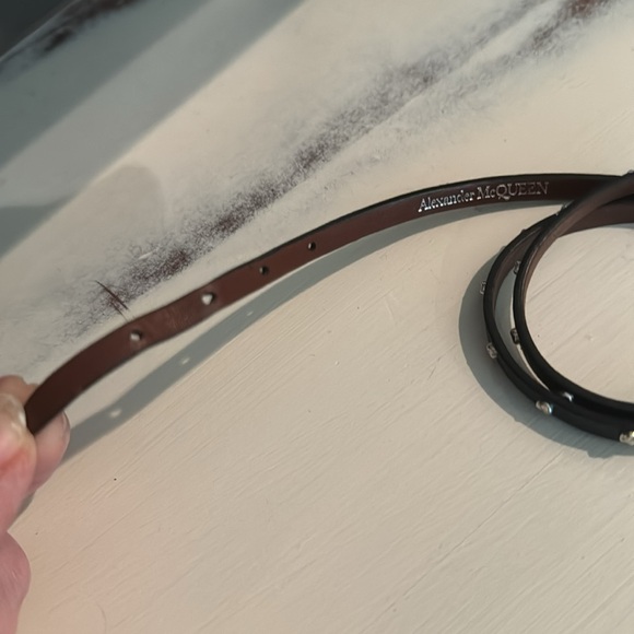 Alexander McQueen Black Leather Double Wrap studded bracelet with jeweled skull - Picture 6 of 10